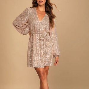 TAYLOR Sequin Wrap Style Dress size 8 nwt